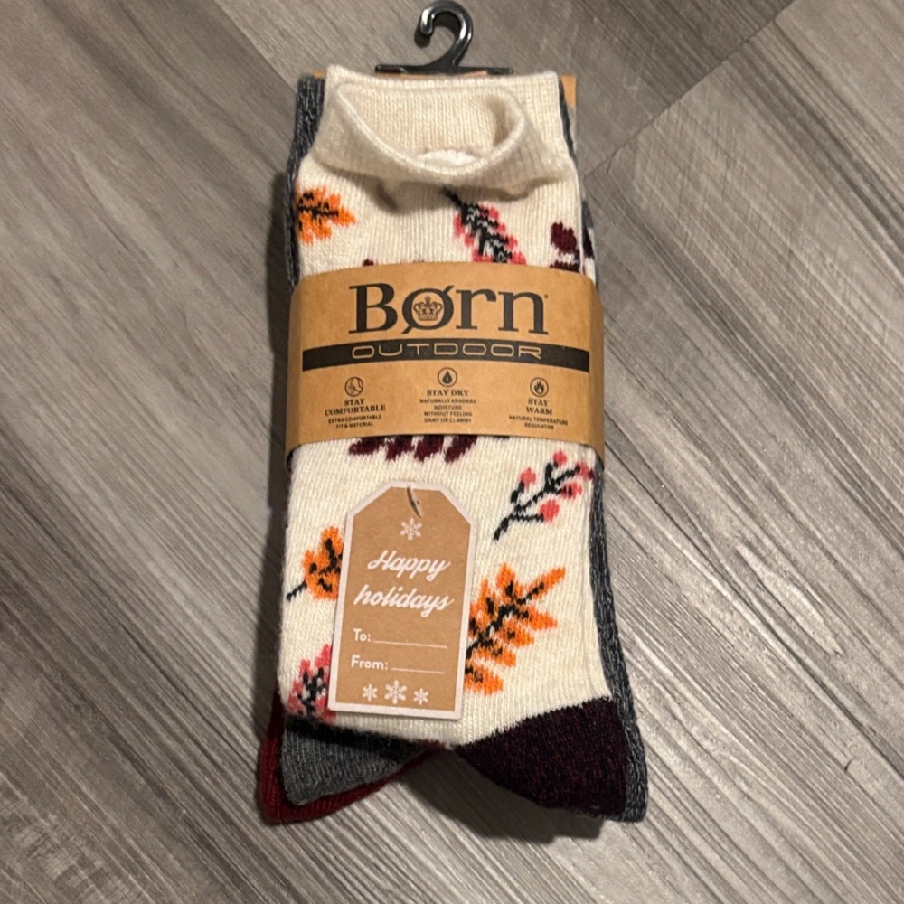 NWT Born 4 Pair Multicolor Patterned Outdoor Socks - Shoe Size 4-10